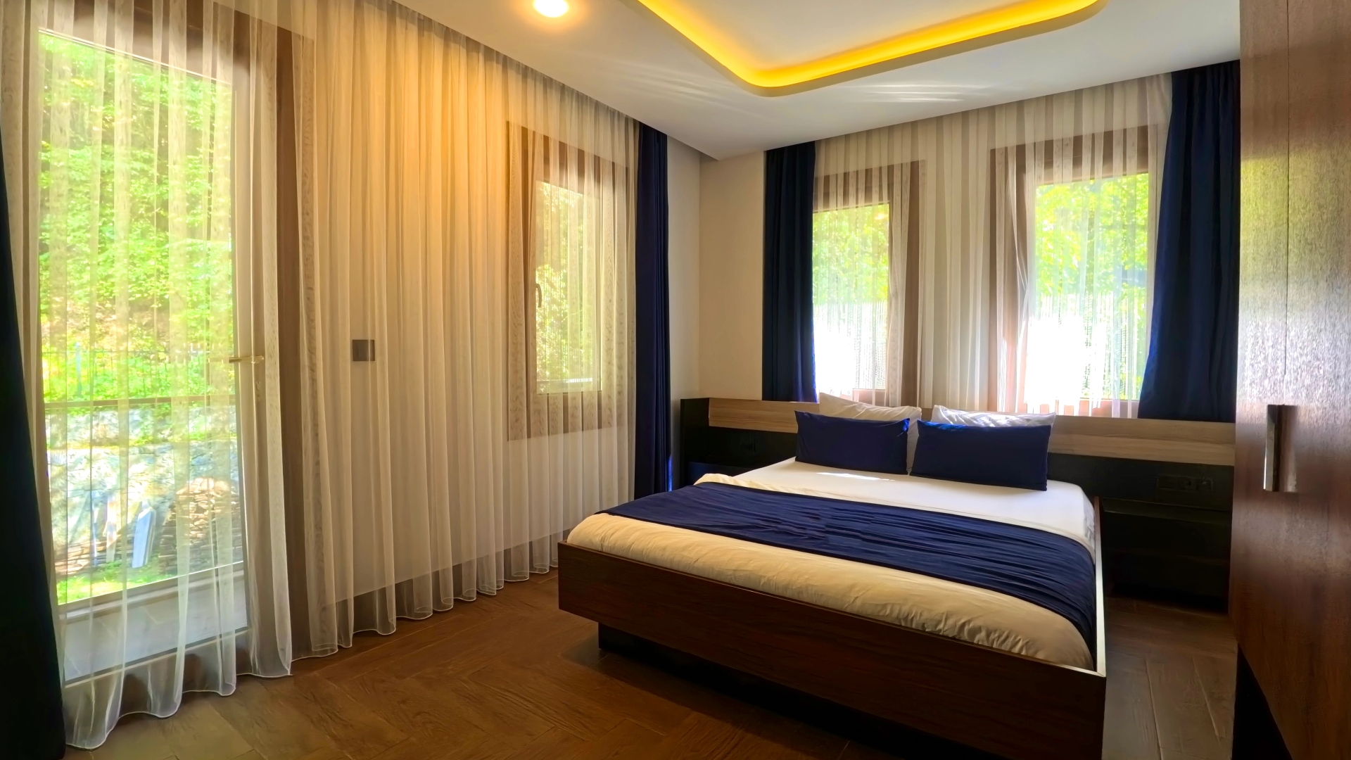 Standard 1+1 Family Room